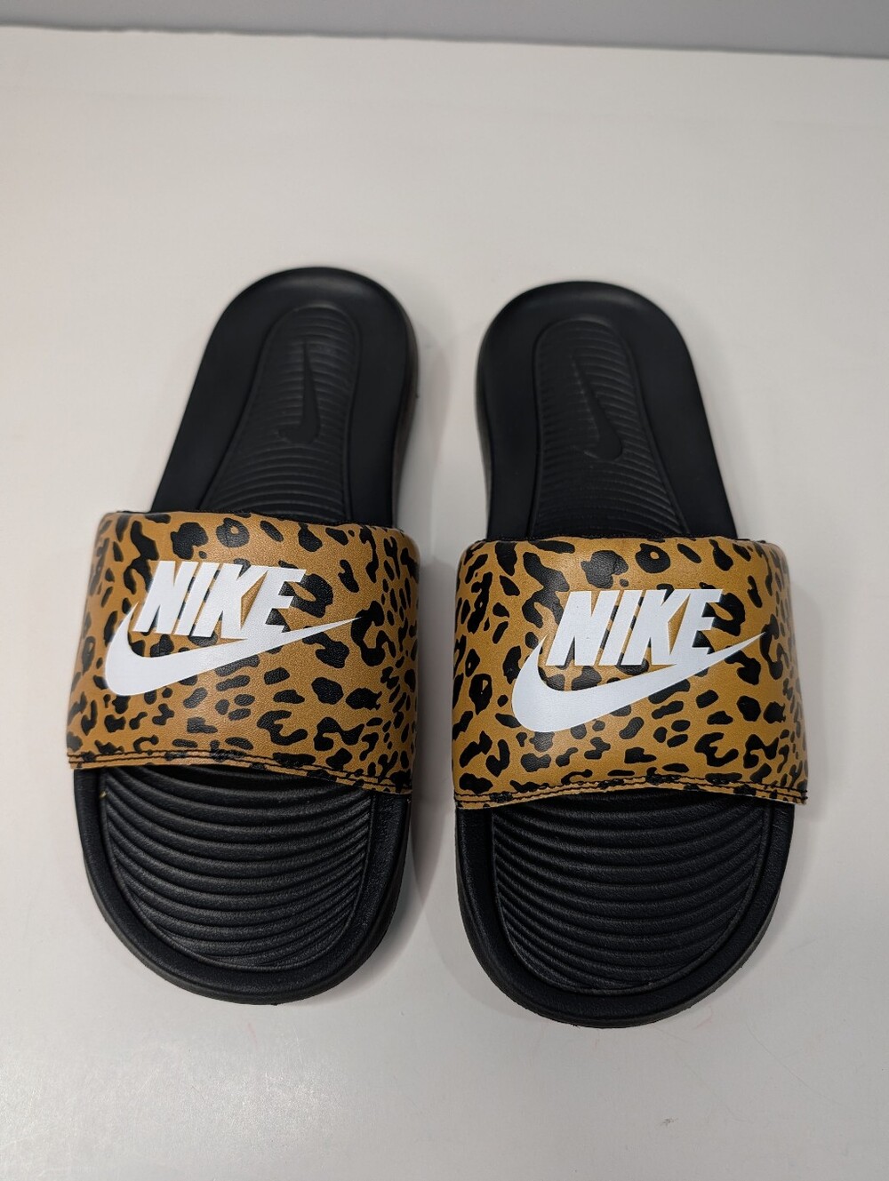 Nike Women's Victori One Cheetah Print Sandal Slides Brown Black 9